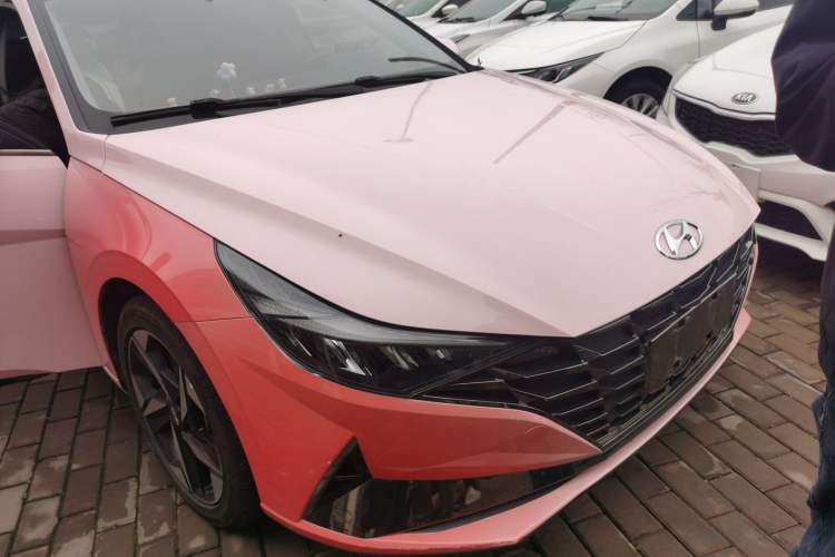 Used Hyundai Elantra 2021 1.5L CVT LUX Prestige Edition Front Right 45 Deg