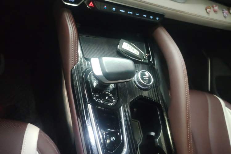 Used Geely Auto Monjaro L 2024 2.0TD High-Power Automatic Two-Wheel Drive Yunqi Version