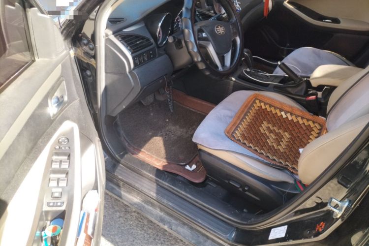 Used Bestune B70 2014 2.0L automatic luxury version Driver Seat