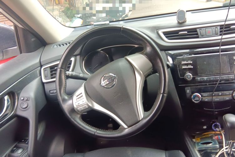 Used Nissan X-Trail 2016 2.5L CVT Sport Edition 4WD Steering Wheel