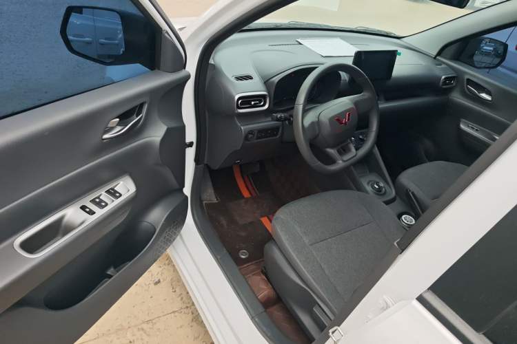 Used Wuling Hongguang New Energy 2025 Extended-Range Hybrid 50KM Comfort Version Driver Seat