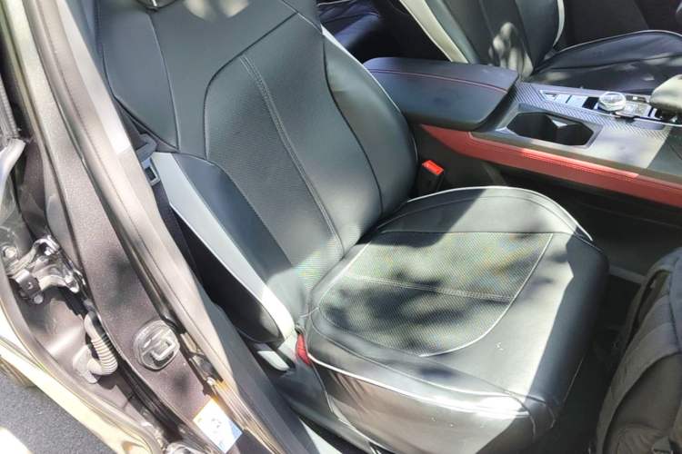 Used CHANGAN OSHAN Z6 2023 Blue Whale 1.5T DCT Smart Luxury Model