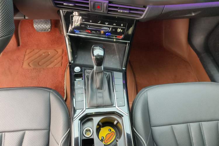 Used Volkswagen Passat 2024 380TSI Dragon Edition Gear Lever