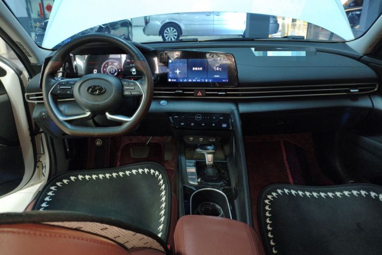 Used Hyundai Elantra 2022 1.5L CVT LUX Prestige Edition
