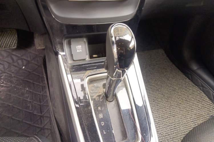 Used Nissan Sylphy 2016 1.6 XL CVT Deluxe Edition Gear Lever