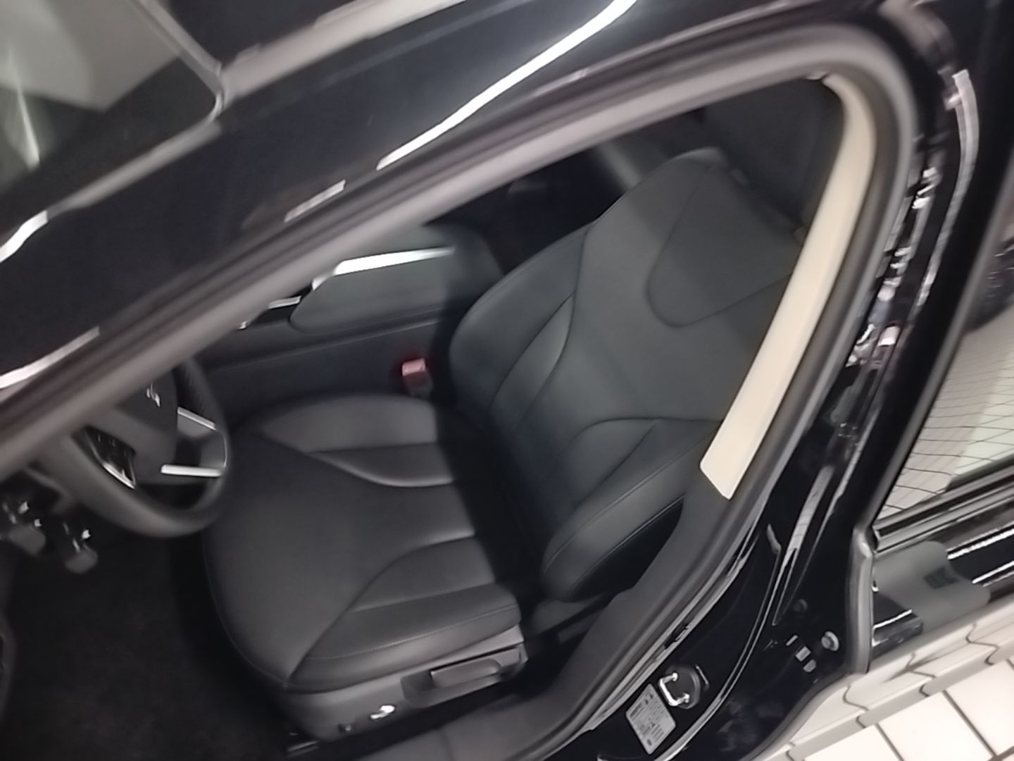 Hongqi E-QM5 2024 500km Range Edition — снимка 17