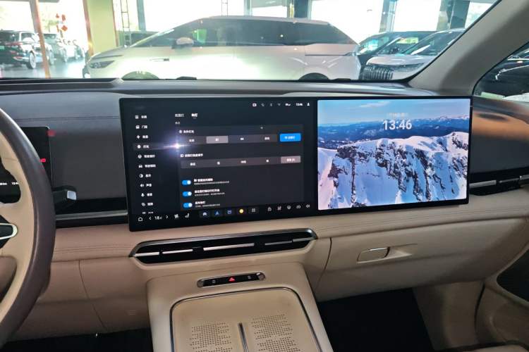 Used VOYAH Dream 2025 PHEV Four-Wheel Drive Prestige Kunpeng Edition