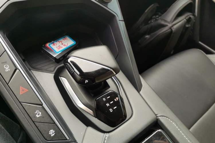 Used Lynk & Co 06 EM-P 2022 PHEV 84 km Range Pro Version