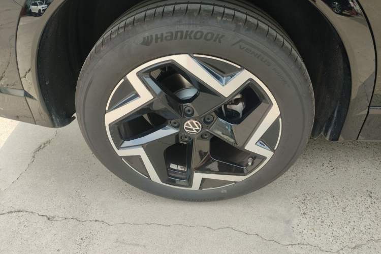 Used Volkswagen Tiguan L 2025 PRO 380TSI Two-Wheel-Drive R-Line Smart Edition
