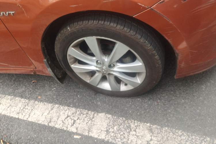 Used Hyundai Verna Ray 2014 1.6L Automatic TOP Right Front Wheel Hub