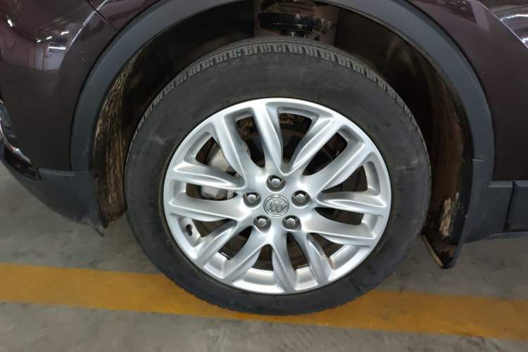 Used Buick Envision 2018 28T Four-Wheel Drive Luxury Model Left Front Wheel Hub