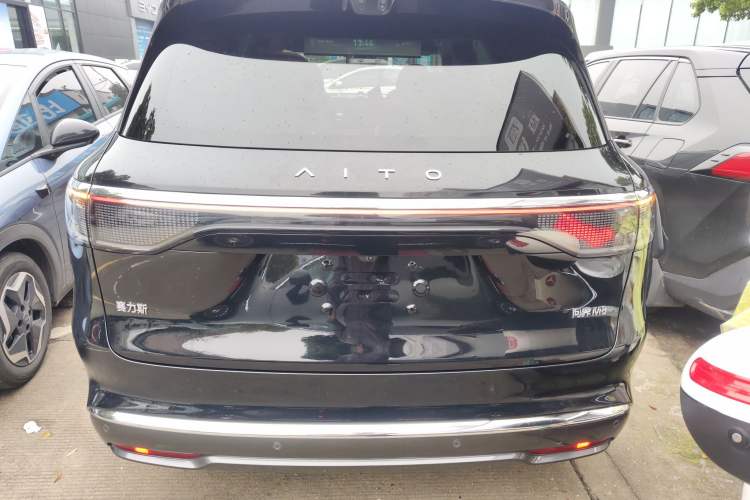 Used Hima AITO M8 2025 Extended-Range Ultra Version 53.4 kWh 6-Seater Edition
