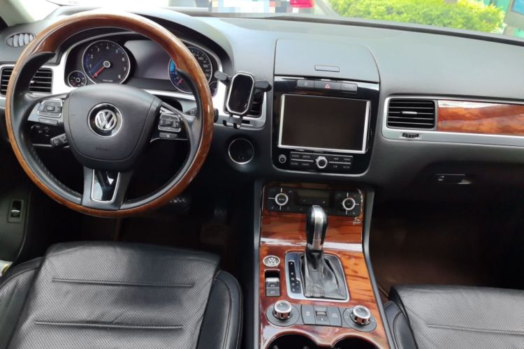 Used Volkswagen Touareg 2011 3.0 TSI High-End Version
