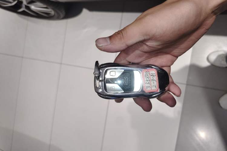 Used Audi Q5L Sportback 2024 40 TFSI Fashion Version Vehicle Key