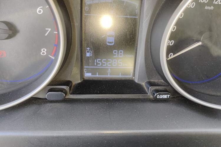 Used FORTHING Joyear X5 2015 1.6L Manual Luxury Model Odometer Close Up