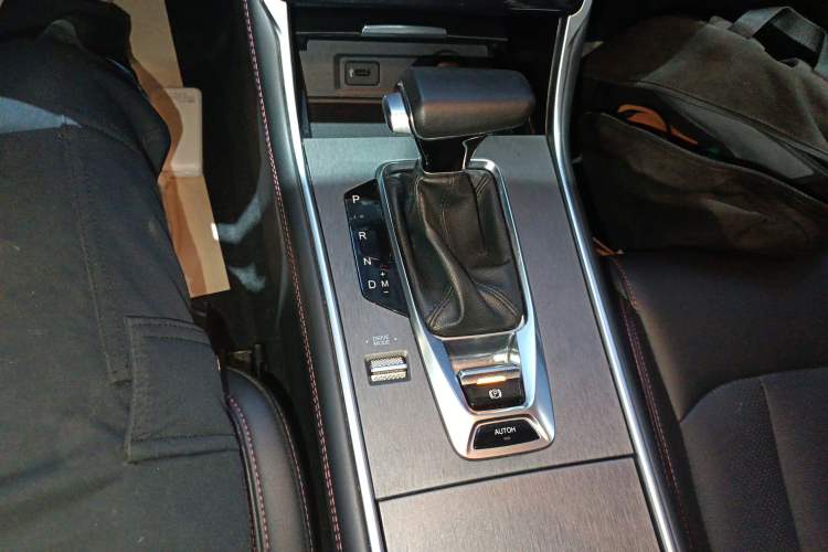 Used CHANGAN CS75 2022 Blue Whale Edition 1.5T DCT Luxury Model Gear Lever