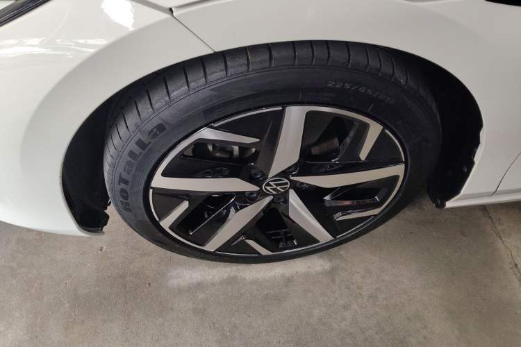 Used Volkswagen Lamando 2022 Lavida L 280TSI DSG Hot Edition Left Front Wheel Hub