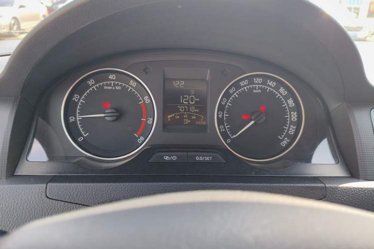 Used Skoda Rapid Spaceback 2016 Revised Version 1.4L Manual Front-Drive Edition
