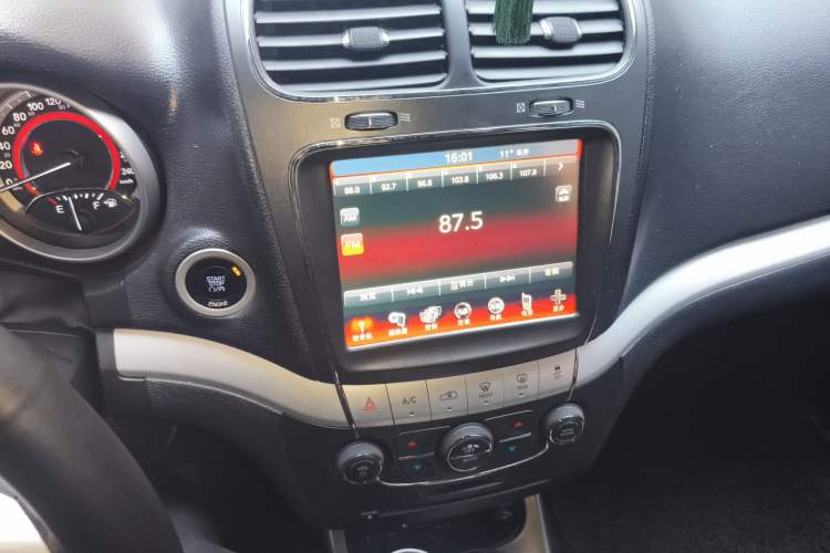 Used Dodge Journey 2015 2.0TD Four-Wheel Drive Luxury Edition
