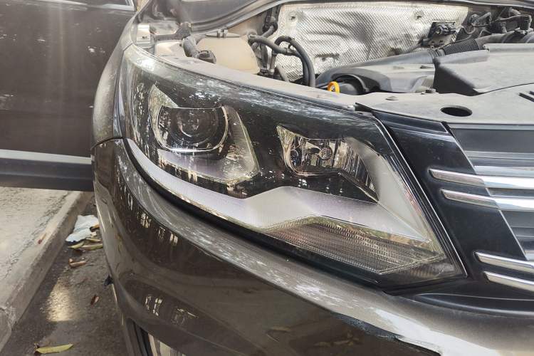 Used Volkswagen Tiguan 2016 300TSI Automatic Two-Wheel Drive Luxury Edition Right Front Headlight