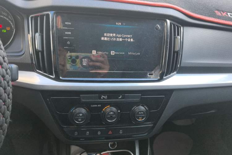 Used Skoda Kamiq 2021 GT TSI 230 DSG Flagship Edition Audio And AC Panel