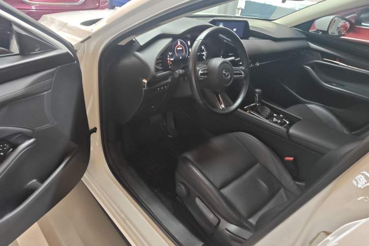 Used Mazda 3 Axela 2020 2.0L Automatic Zhiya Edition Driver Seat