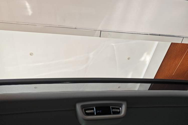 Used Mercedes-Benz V-Class 2020 V 260 Avantgarde Edition
