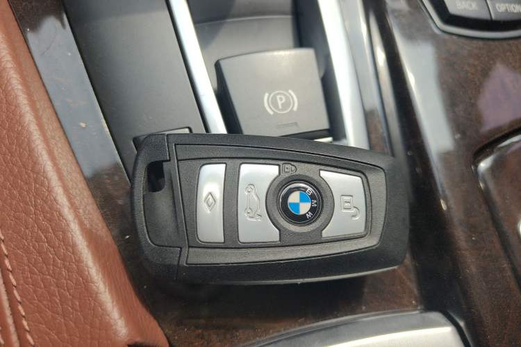 Used BMW 5 Series 2014 525Li Leading Model