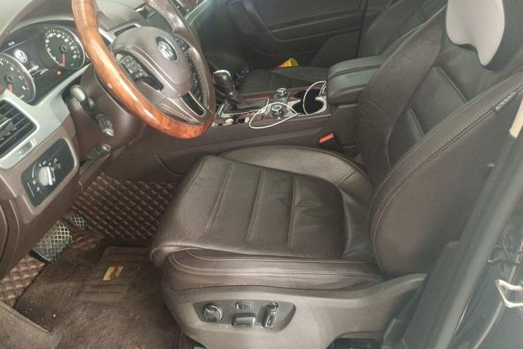 Used Volkswagen Touareg 2013 3.0 TSI X 10th Anniversary Limited Edition Left Front Seat