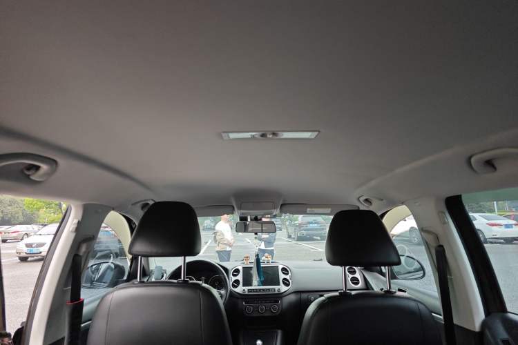 Used Volkswagen Tiguan 2015 1.8TSI Automatic Two-Wheel Drive Comfort Edition Headliner