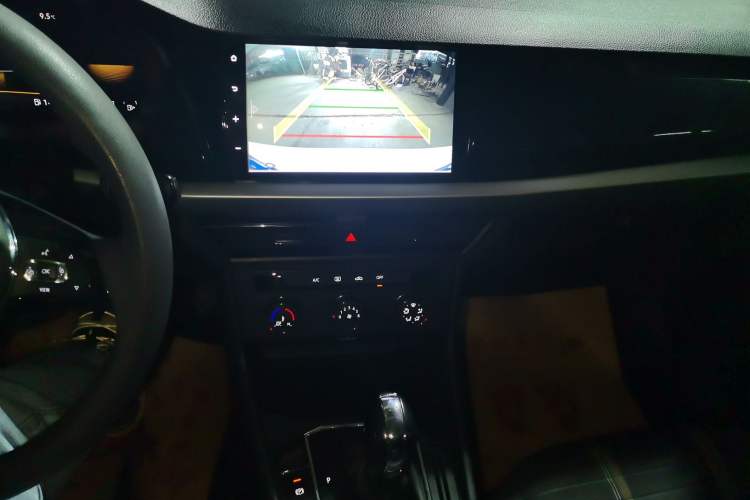 Used Volkswagen Lavida 2022 280TSI DSG Comfort Edition Audio And AC Panel