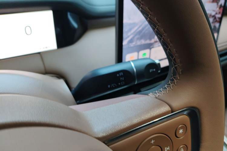 Used Wuling Bingo S 2025 Model 325km Flagship Edition Gear Lever