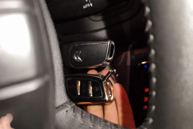 Used Citroen C5 2013 2.3L Automatic Zunyu Model Vehicle Key