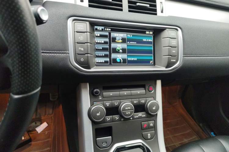 Used Land Rover Range Evoque 2015 2.0T 5-Door Ignite Edition Audio And AC Panel