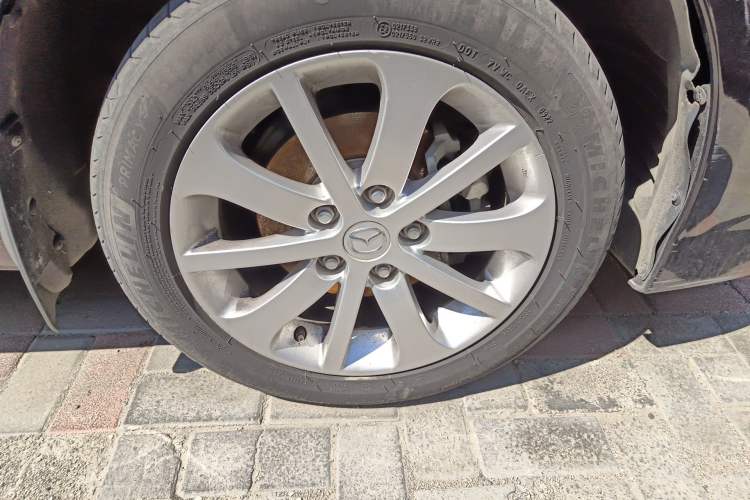 Used Mazda 6 2011 2.0L Automatic Fashion Edition Right Front Wheel Hub