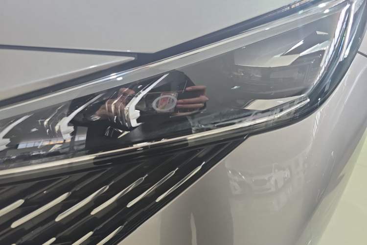 Used Roewe RX5 2023 1.5T Elite Edition
