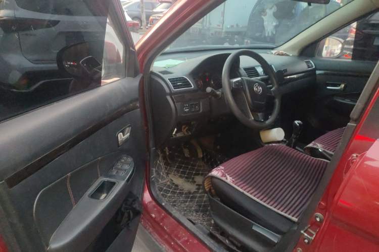 Used Dongfeng Fengon 360 2015 1.3T Diesel Manual Eco-Version 7-Seater