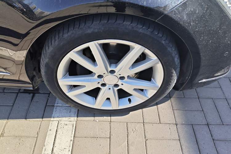 Used Mercedes-Benz CLS 2012 CLS 300 CGI Right Front Wheel Hub