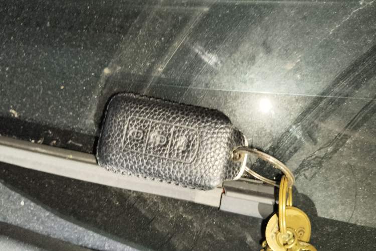 Used Mitsubishi Outlander 2019 2.0L Two-Wheel Drive Comfort Edition 7-Seater China VI Standard Vehicle Key