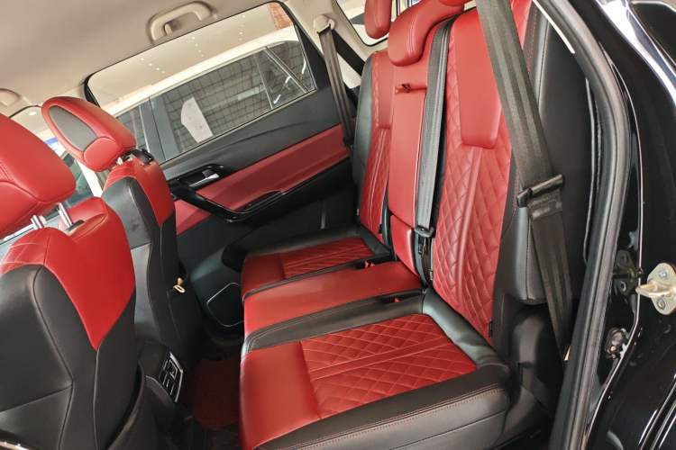 Used FORTHING T5L 2019 1.5T CVT Luxury 7-Seater Left Rear Seat