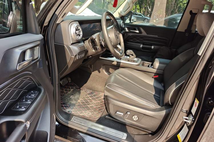 Used Tank 300 2023 City Edition 2.0T—Stylish as Ever Interior 3
