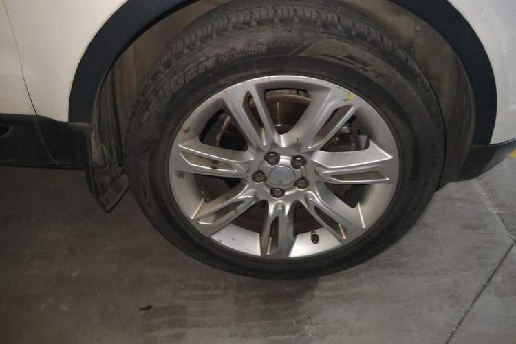 Used Land Rover Range Evoque 2016 2.0T SE PLUS Smart Enjoyment Edition Right Front Wheel Hub