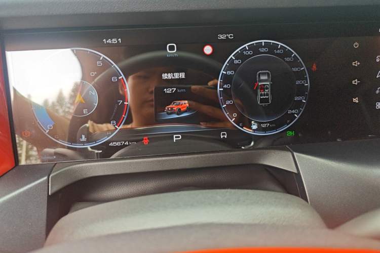 Used Tank 300 2021 Off-Road Edition 2.0T Challenger Odometer Close Up