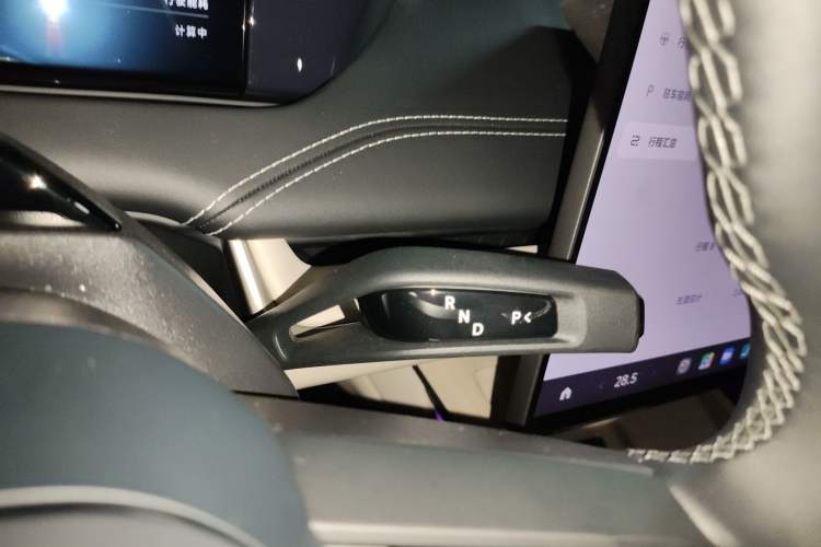 Used Xiaomi Auto SU7 2024 Rear-Drive Ultra-Long Range Advanced Pro-Level Intelligent Driving Version Gear Lever