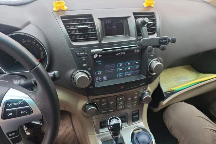 Used Toyota Highlander 2012 2.7L Two-Wheel Drive 7-Seater Luxury Edition