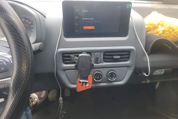 Used Wuling Yangguang 2024 300km Comfort Version with Sealed Windows 60kW
