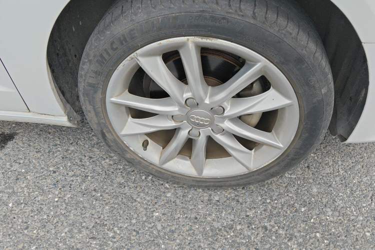 Used Audi A3 2015 Sportback 35 TFSI Millionth Anniversary Comfort Model Right Front Wheel Hub