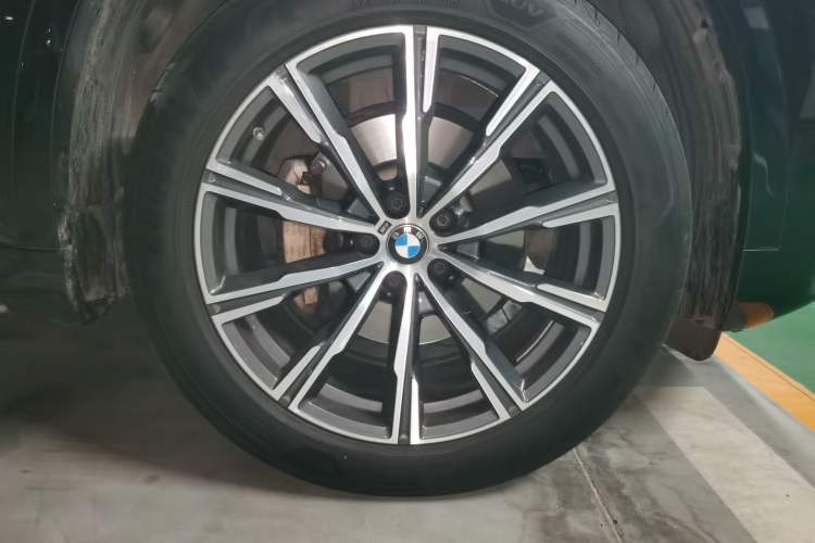 Used BMW X5 2022 Restyled xDrive 30Li Luxury Version M Sport Package
