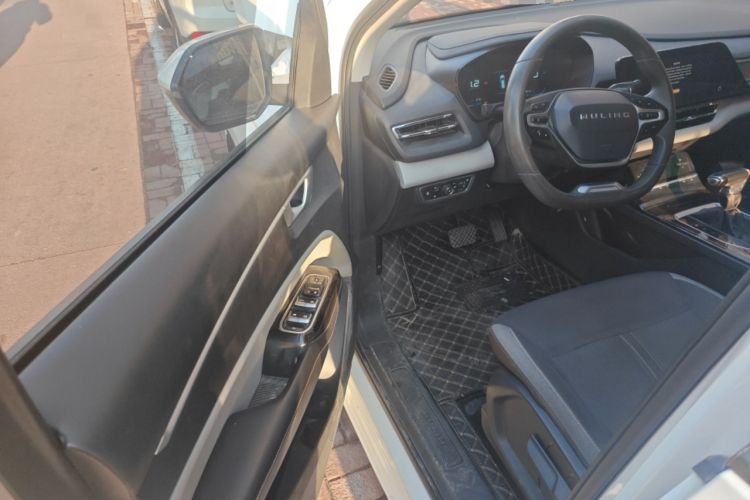 Used Wuling Victory 2020 1.5T CVT Elite Model Driver Seat