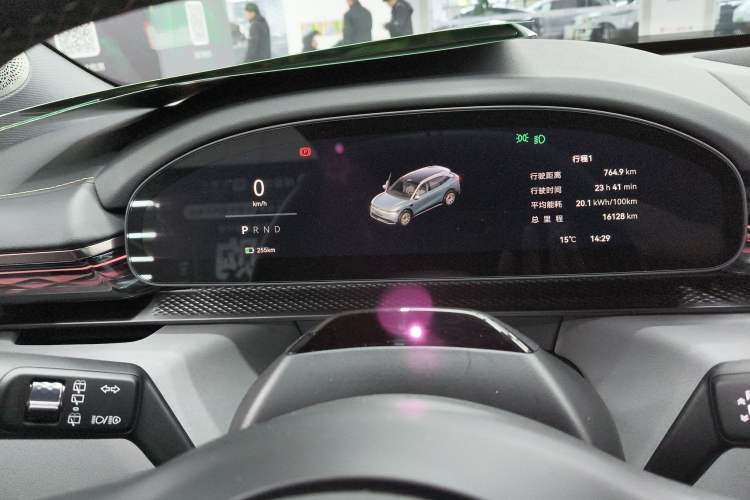 Used Zeekr 7X 2025 100 kWh Long-Range Rear-Wheel Drive with Intelligent Driving Features